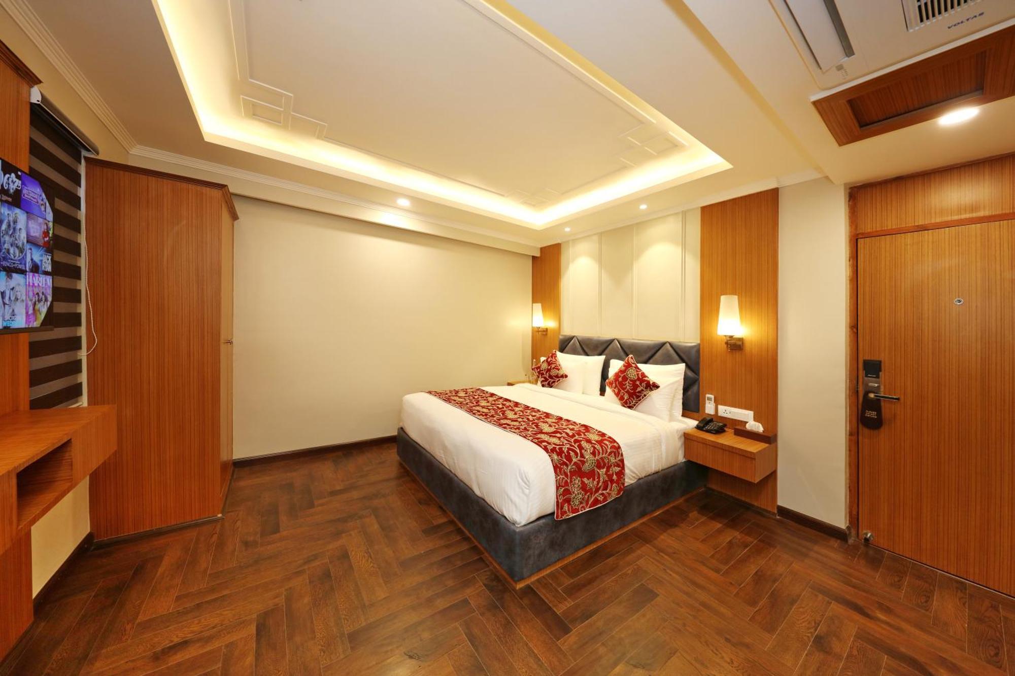 Hotel Blanco ศรีนาการ์ ภายนอก รูปภาพ