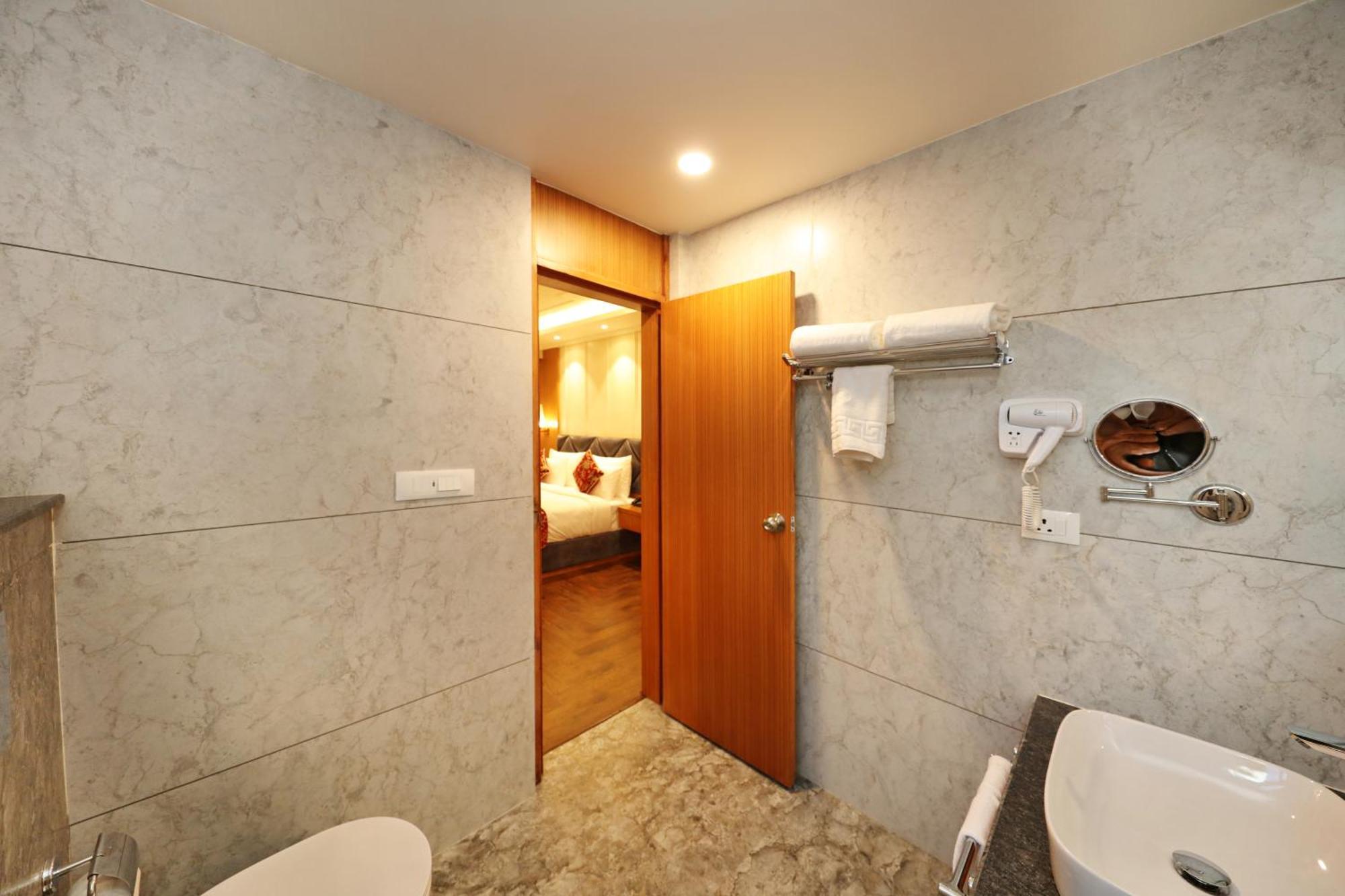 Hotel Blanco ศรีนาการ์ ภายนอก รูปภาพ