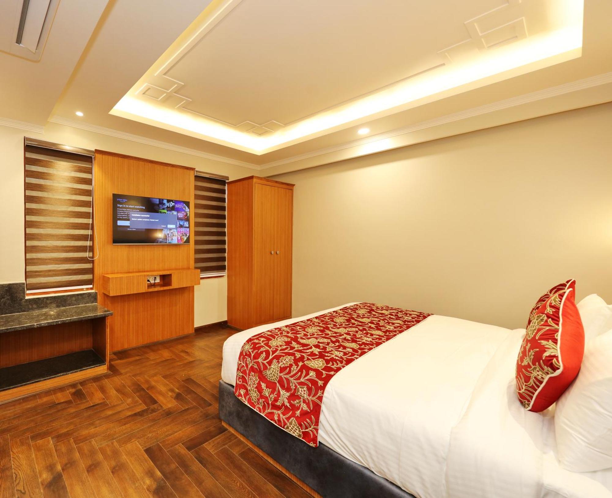 Hotel Blanco ศรีนาการ์ ภายนอก รูปภาพ