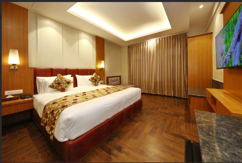 Hotel Blanco ศรีนาการ์ ภายนอก รูปภาพ